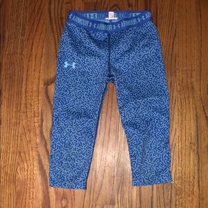 Girl’s size medium under armour capris